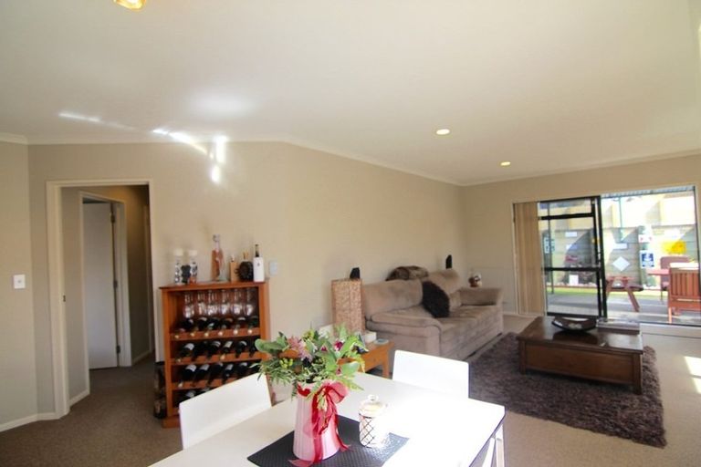 Photo of property in 38 Chesterfield Way, Orewa, 0931