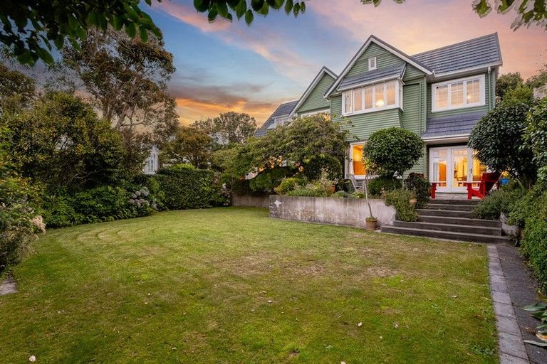 Photo of property in 131 Upland Road, Kelburn, Wellington, 6012