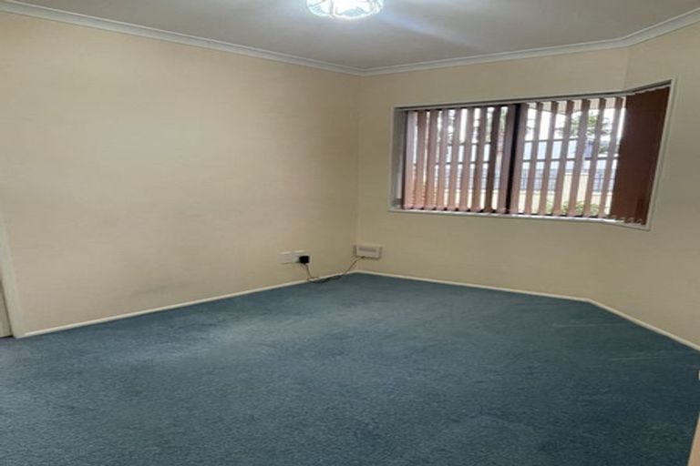 Photo of property in 102 Branch Road, Highlands Park, New Plymouth, 4312