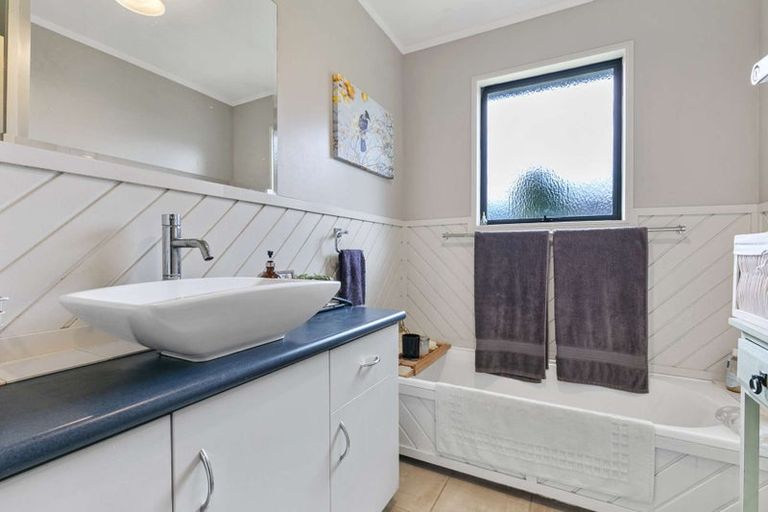 Photo of property in 24 Tennyson Drive, Owhata, Rotorua, 3010