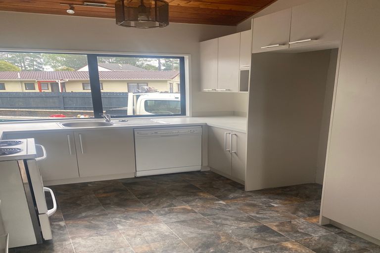 Photo of property in 17 Oakmont Place, Wattle Downs, Auckland, 2103