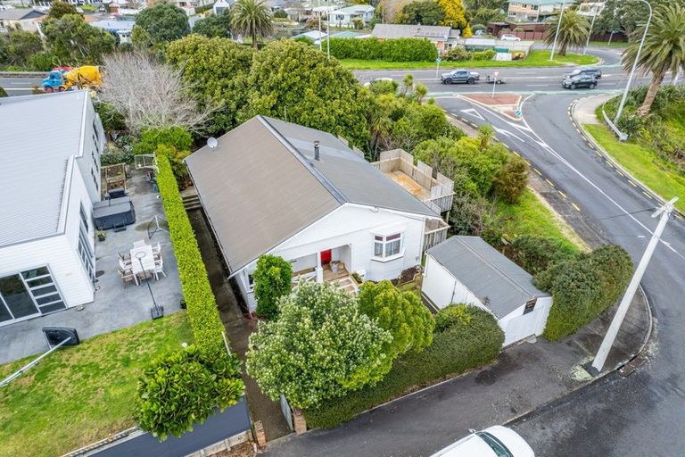Photo of property in 6 Ngaio Street, Strandon, New Plymouth, 4312