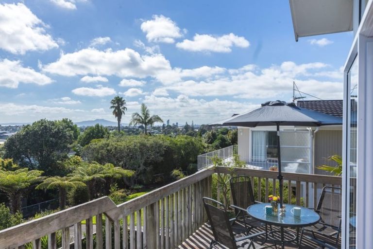 Photo of property in 1/60 Chivalry Road, Glenfield, Auckland, 0629