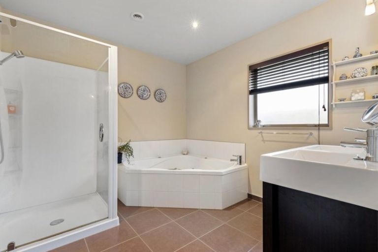 Photo of property in 6 Ambrose Place, Rangiora, 7400