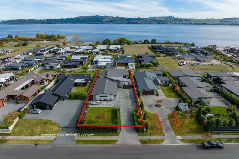 Photo of property in 27 Pukenamu Road, Rainbow Point, Taupo, 3330