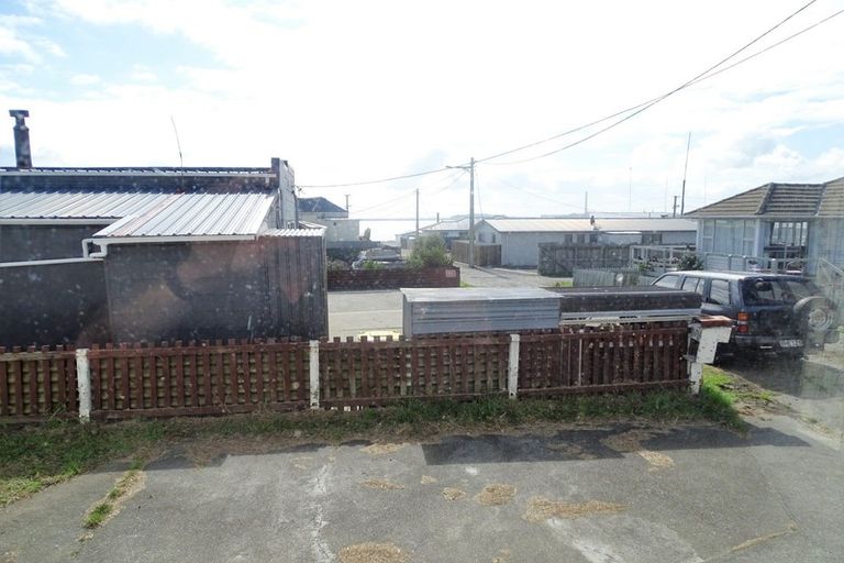 Photo of property in 246d Marine Parade, Bluff, 9814