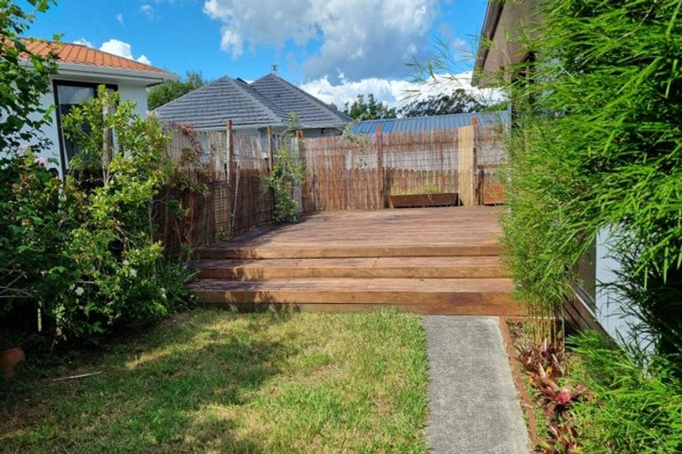Photo of property in 2/15 Cyril Crescent, West Harbour, Auckland, 0618