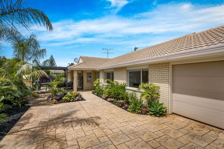 Photo of property in 16 Motutapu Avenue, Manly, Whangaparaoa, 0930