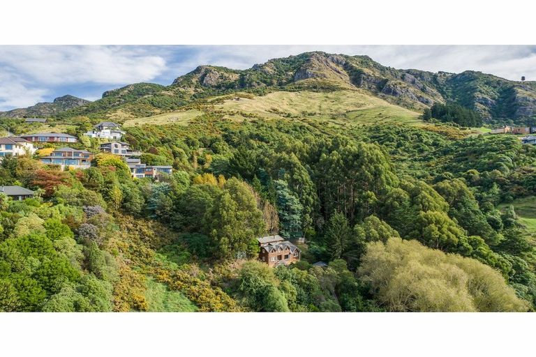 Photo of property in 8 Glas Brae, Governors Bay, Lyttelton, 8971