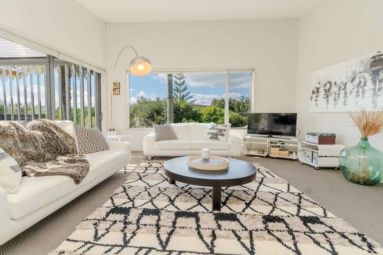 Photo of property in 10 Access Heights, Kerikeri, 0230