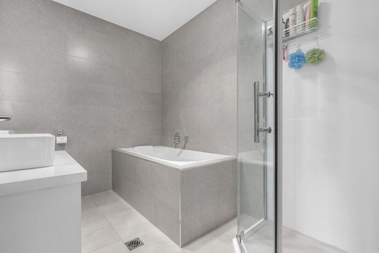 Photo of property in 12 Goodfellow Lane, Flat Bush, Auckland, 2019