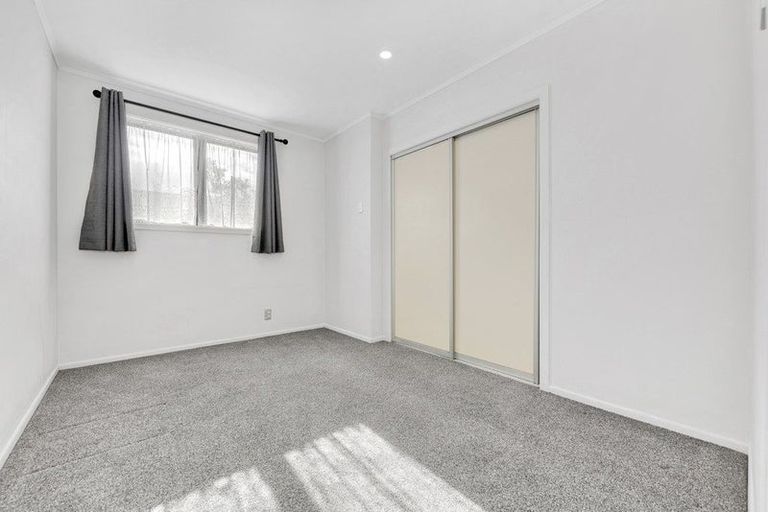 Photo of property in 11 Sunnyside Crescent, Papatoetoe, Auckland, 2025