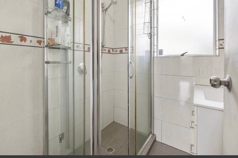 Photo of property in 66 Sikkim Crescent, Clover Park, Auckland, 2019