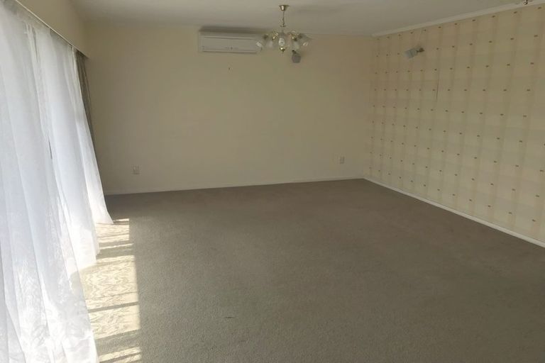 Photo of property in 19 Cassley Crescent, Papakowhai, Porirua, 5024