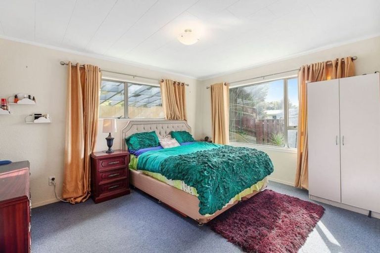 Photo of property in 14 Katarina Grove, Tawa, Wellington, 5028