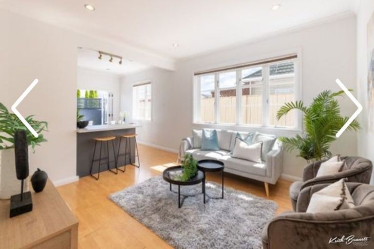 Photo of property in 33 Waiwhetu Road, Waiwhetu, Lower Hutt, 5010