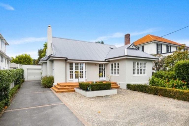 Photo of property in 232 Lake Road, Hauraki, Auckland, 0622