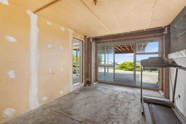 Photo of property in 9 Mount View Place, Spotswood, New Plymouth, 4310