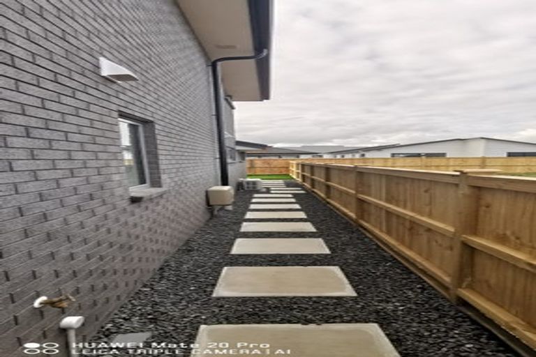 Photo of property in 5a Ata Road, Karaka, Papakura, 2113