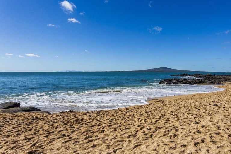 Photo of property in 223a Hurstmere Road, Takapuna, Auckland, 0622