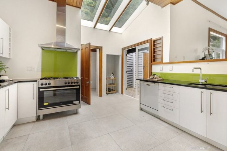 Photo of property in 60 Glenmore Street, Northland, Wellington, 6012