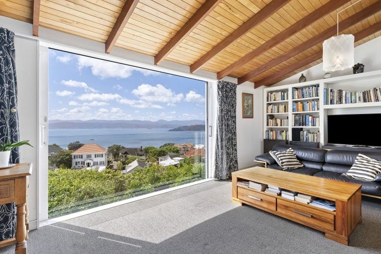 Photo of property in 15 Wadestown Road, Wadestown, Wellington, 6012