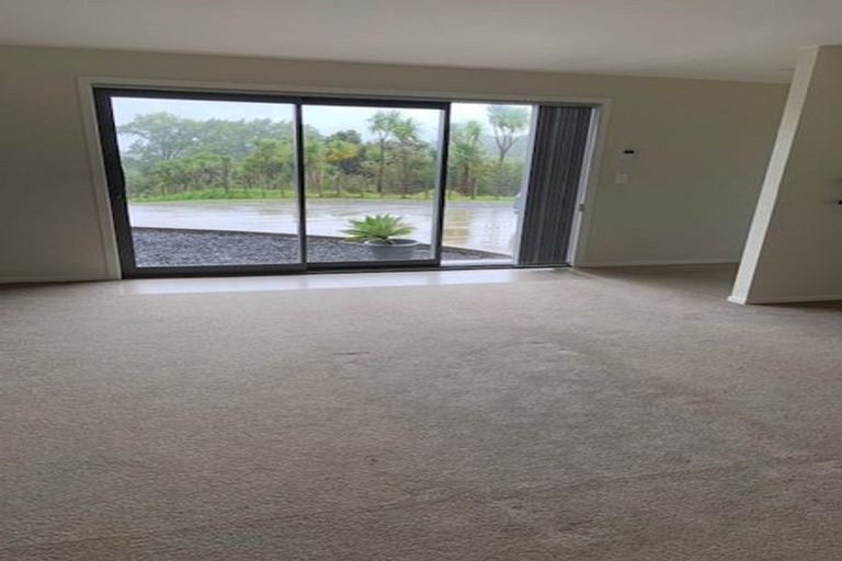 Photo of property in 51-53 Shaw Road, Oratia, Auckland, 0604