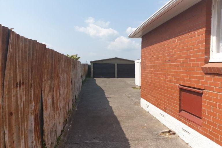 Photo of property in 60 Matipo Street, Castlecliff, Whanganui, 4501