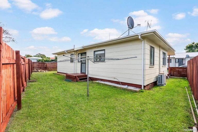Photo of property in 100a Shifnal Drive, Randwick Park, Auckland, 2105