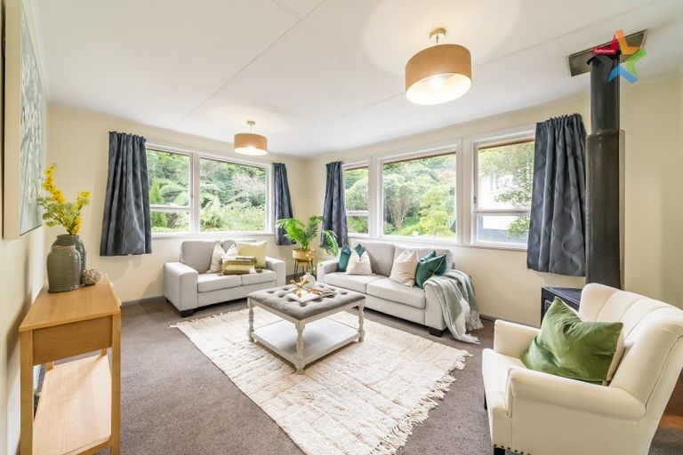 Photo of property in 6 Tobruk Street, Karori, Wellington, 6012