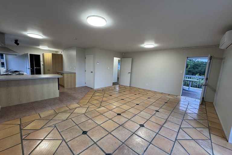 Photo of property in 26 Weldene Avenue, Glenfield, Auckland, 0629