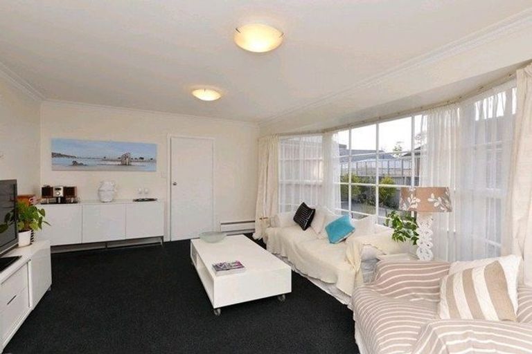 Photo of property in 51 Grahams Road, Ilam, Christchurch, 8041