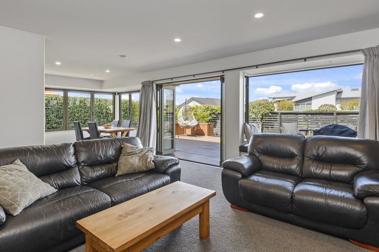 Photo of property in 72 Eastwood Rise, Waimairi Beach, Christchurch, 8083