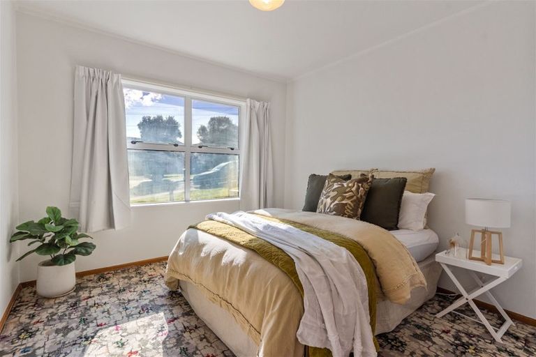 Photo of property in 42 Saffron Street, Birkdale, Auckland, 0626