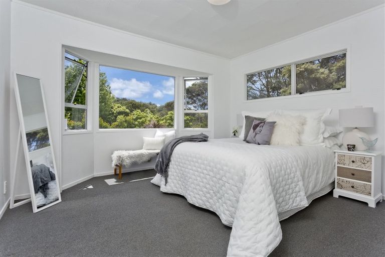 Photo of property in 89 Lynn Road, Bayview, Auckland, 0629