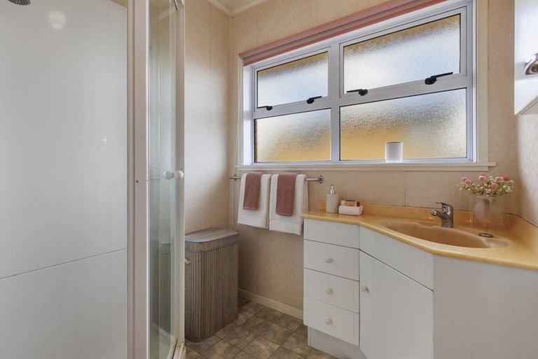 Photo of property in 3/10 Shakespeare Road, Milford, Auckland, 0620