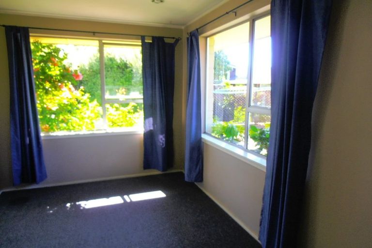 Photo of property in 6 Bidwell Place, Hillmorton, Christchurch, 8025