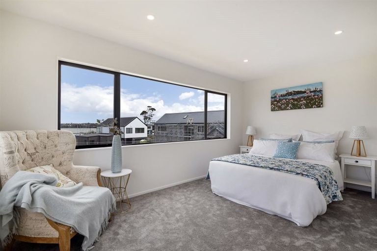 Photo of property in 17 Ocean Breeze Avenue, Hobsonville, Auckland, 0616