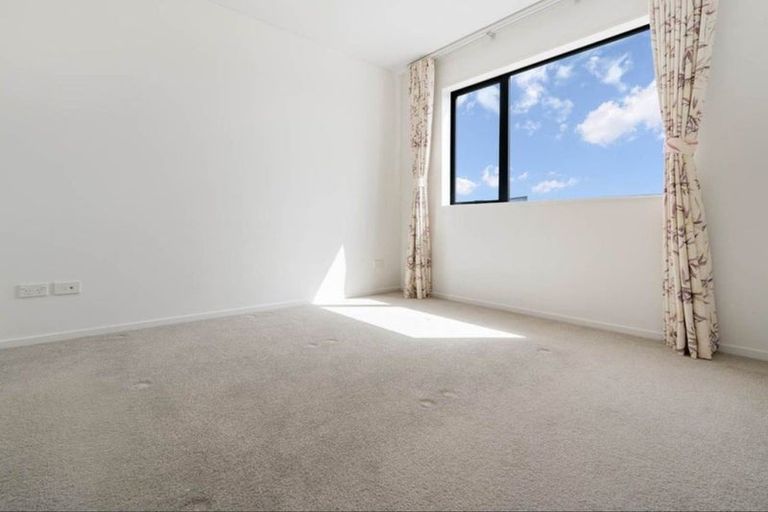 Photo of property in 24 Hiki Street, Hobsonville, Auckland, 0616