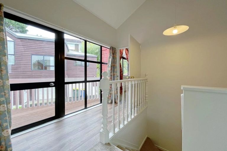 Photo of property in 1/41 Howard Road, Northcote, Auckland, 0627