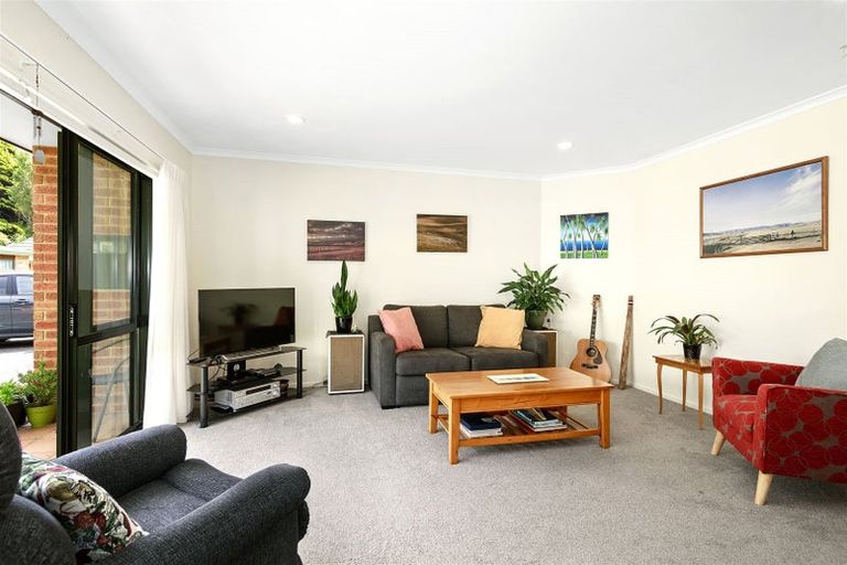 Photo of property in Redwood Village, 45/42 Main Road, Tawa, Wellington, 5028