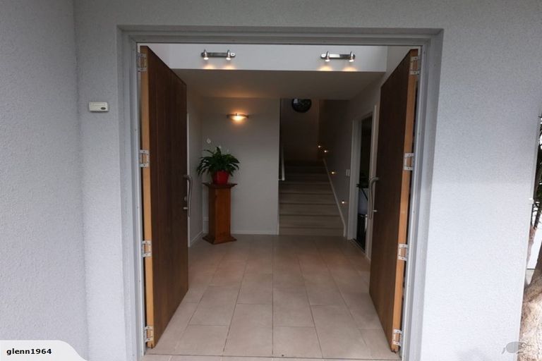 Photo of property in 15 Miami Place, One Tree Point, 0118