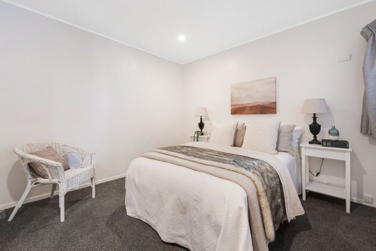 Photo of property in 66 Golfland Drive, Golflands, Auckland, 2013