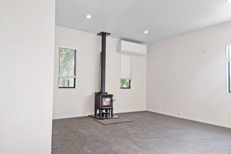 Photo of property in 1/12 Sundown Avenue, Manly, Whangaparaoa, 0930