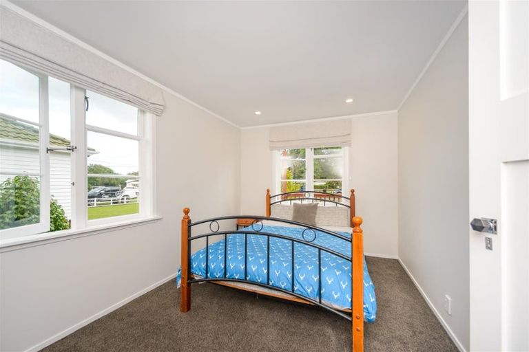 Photo of property in 9 Bull Street, Bulls, 4818