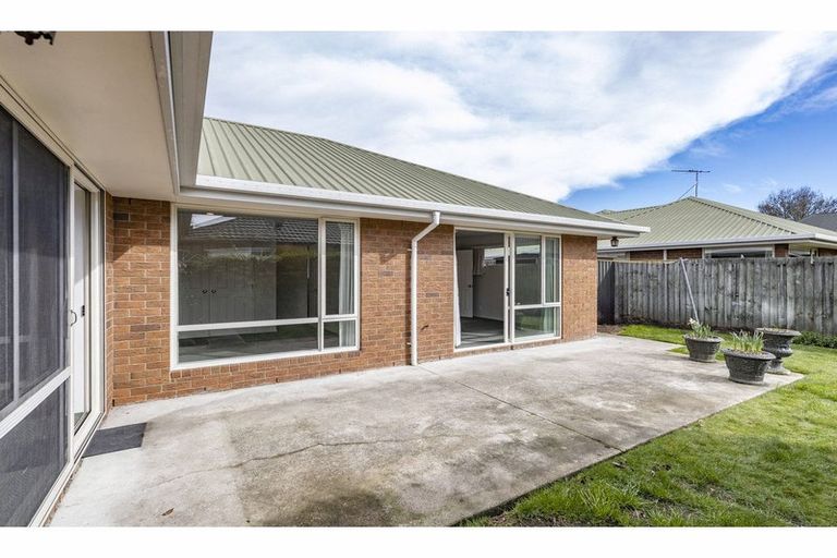 Photo of property in 1/123a Withells Road, Avonhead, Christchurch, 8042