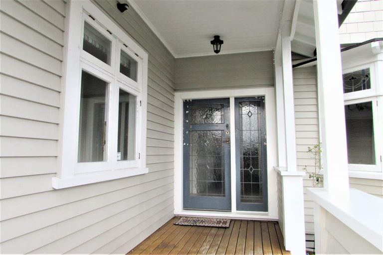 Photo of property in 194 Knights Road, Hutt Central, Lower Hutt, 5011