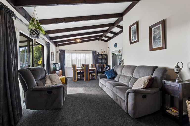 Photo of property in 3 Raunui Crescent, Inglewood, 4330