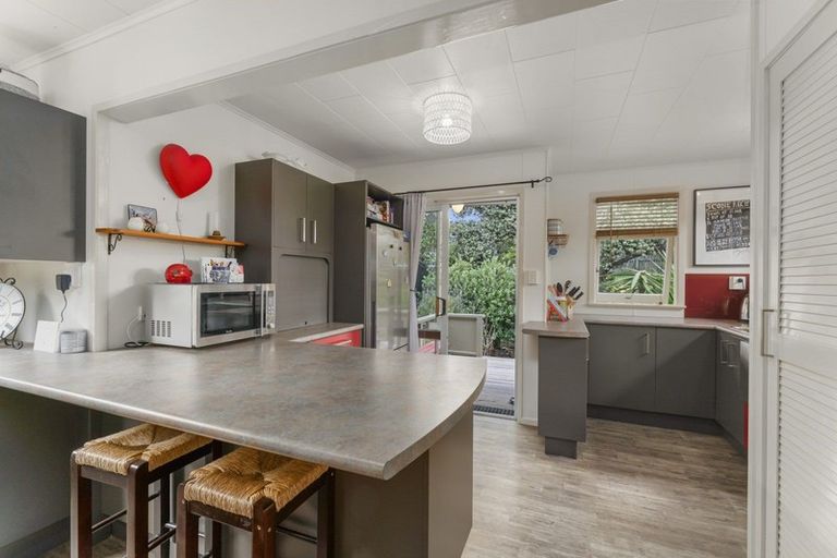 Photo of property in 4 Titoki Road, Waikanae Beach, Waikanae, 5036