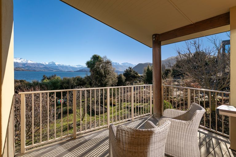 Photo of property in 337 Beacon Point Road, Wanaka, 9305